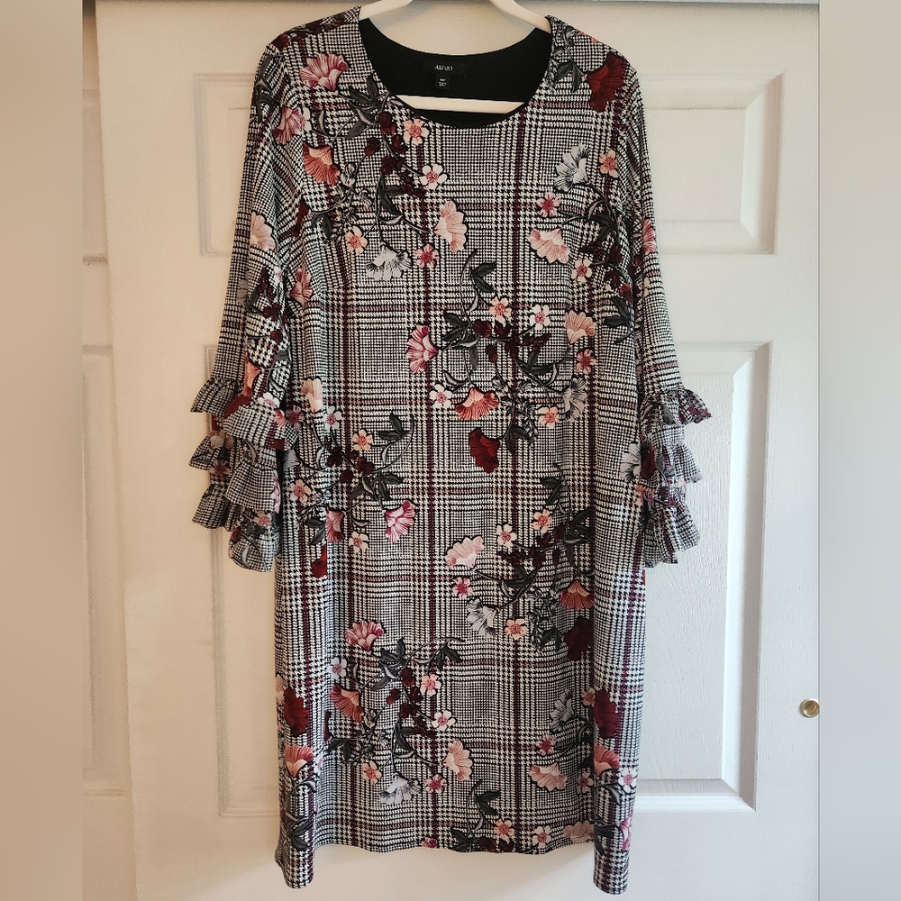 👻5/$25 Alfani Black and White Sheath Dress with 3/4 Sleeves